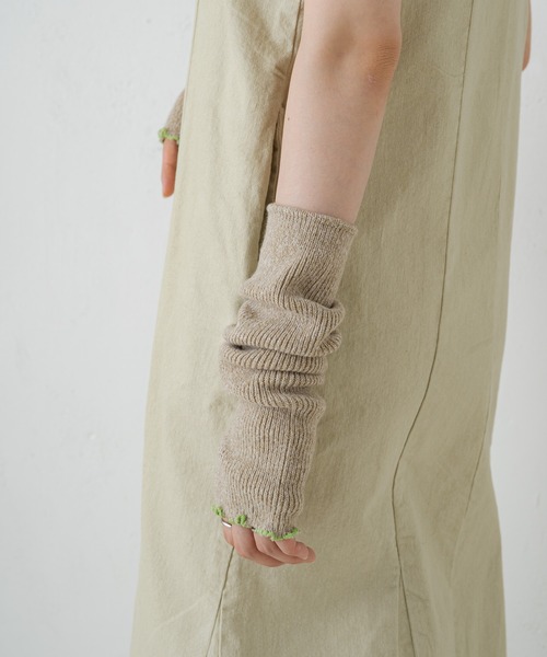 Kastane（カスタネ）の「【2022AWアイテム】配色ステッチアームウォーマー（アームカバー・レディース・ベージュ/グレー/アイボリー・FREE）」の21枚目の写真