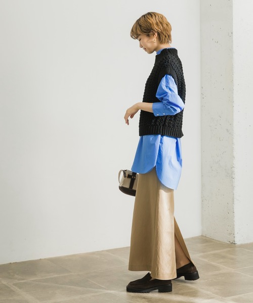 URBAN RESEARCH（アーバンリサーチ）の「サテンストレートスカート（スカート・レディース・チャコールグレー/ブラック/ベージュ・38/36）」の8枚目の写真