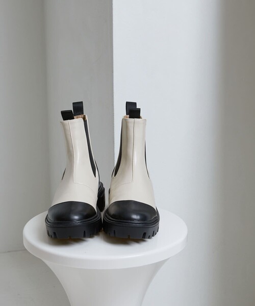 PUBLUX（パブリュクス）の「PUBLUX/パブリュクス トラックソールサイドゴアブーツ（ブーツ・レディース・ブラック/ナチュラル・23/24/25）」の5枚目の写真