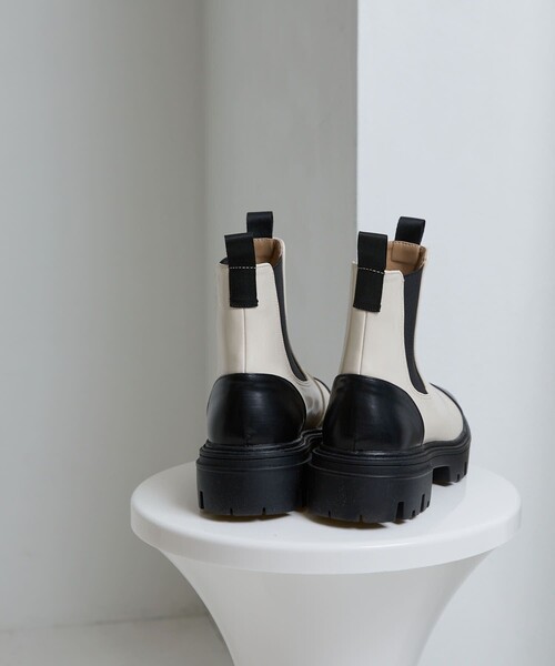 PUBLUX（パブリュクス）の「PUBLUX/パブリュクス トラックソールサイドゴアブーツ（ブーツ・レディース・ブラック/ナチュラル・23/24/25）」の6枚目の写真