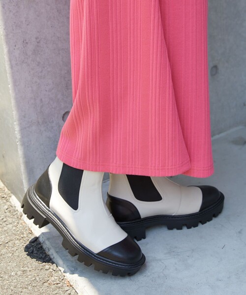 PUBLUX（パブリュクス）の「PUBLUX/パブリュクス トラックソールサイドゴアブーツ（ブーツ・レディース・ブラック/ナチュラル・23/24/25）」の9枚目の写真