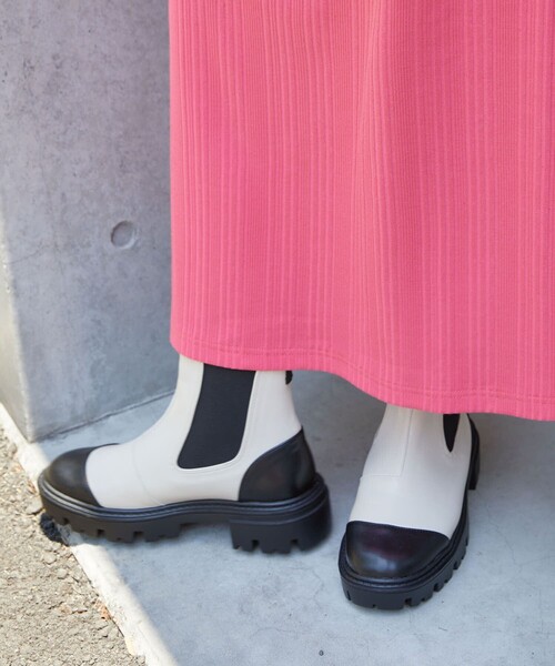 PUBLUX（パブリュクス）の「PUBLUX/パブリュクス トラックソールサイドゴアブーツ（ブーツ・レディース・ブラック/ナチュラル・23/24/25）」の10枚目の写真