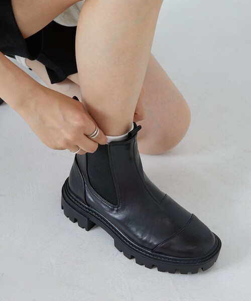 PUBLUX（パブリュクス）の「PUBLUX/パブリュクス トラックソールサイドゴアブーツ（ブーツ・レディース・ブラック/ナチュラル・23/24/25）」の11枚目の写真