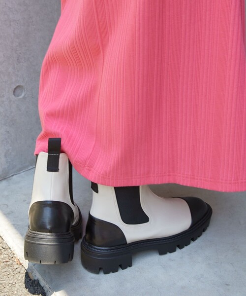 PUBLUX（パブリュクス）の「PUBLUX/パブリュクス トラックソールサイドゴアブーツ（ブーツ・レディース・ブラック/ナチュラル・23/24/25）」の19枚目の写真