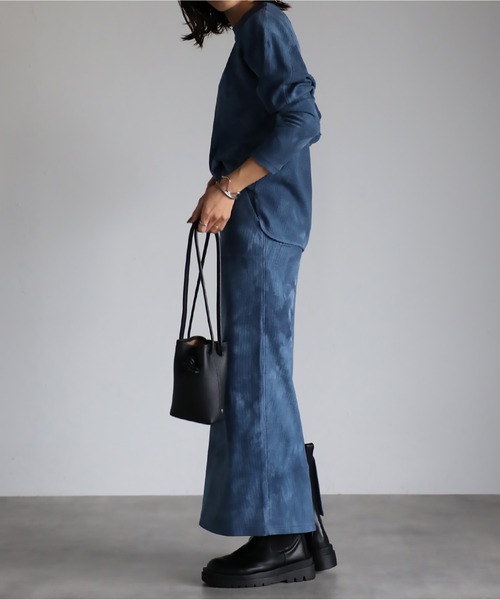 mi via loca（ミヴィアロカ）の「ワッフルタイダイ染クルーネックトップス（Tシャツ/カットソー・レディース・ネイビー/スミクロ・FREE）」の8枚目の写真