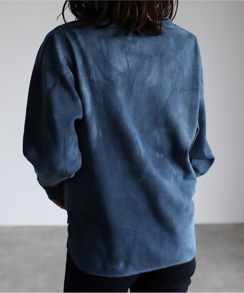 mi via loca（ミヴィアロカ）の「ワッフルタイダイ染クルーネックトップス（Tシャツ/カットソー・レディース・ネイビー/スミクロ・FREE）」の12枚目の写真