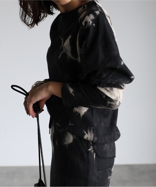 mi via loca（ミヴィアロカ）の「ワッフルタイダイ染クルーネックトップス（Tシャツ/カットソー・レディース・ネイビー/スミクロ・FREE）」の20枚目の写真