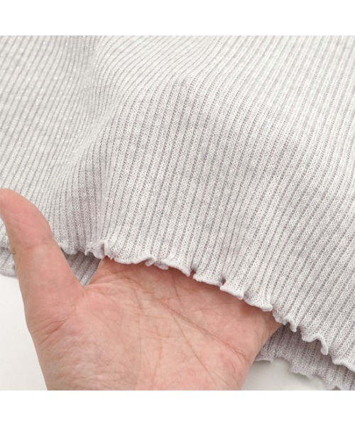 flower(フラワー)の「グリッターリボンロングスリーブ(ニット/セーター・レディース・グレー/シルバー・FREE)」の8枚目の写真