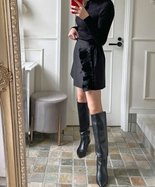 M y u（ミュー）の「片ポケット フリル タック 入り ショーパン（その他パンツ・レディース・ブラック・FREE）」の2枚目の写真