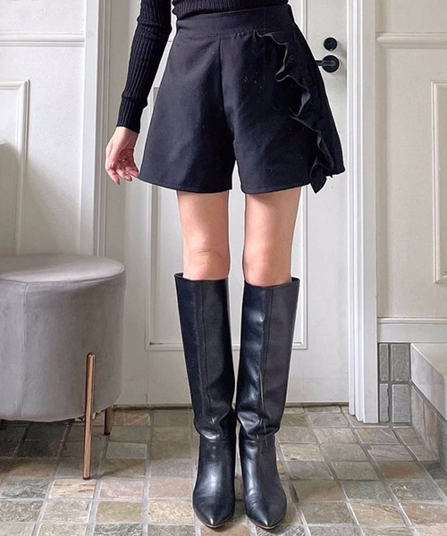 M y u（ミュー）の「片ポケット フリル タック 入り ショーパン（その他パンツ・レディース・ブラック・FREE）」の3枚目の写真