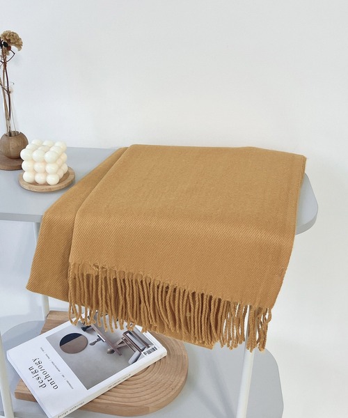 AS KNOW AS plus（アズノゥアズプラス）の「〇ふわり大判ストール　【2023AWアイテム】（ストール/ショール・レディース・グリーン/オレンジ/カーキ/ブルー/ブラック/ピンク/イエロー/グレー/アイボリー/ライトグレー/グレイッシュベージュ/チャコールグレー/ライトベージュ・FREE）」の14枚目の写真