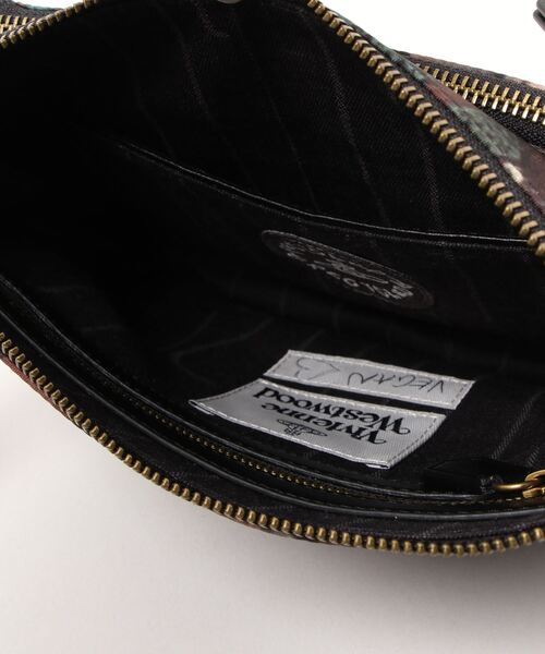 Vivienne Westwood(ヴィヴィアンウエストウッド)の「43030093-W00BR-LADOUBLE POUCH CROSSBODY(ボディバッグ/ウエストポーチ・レディース・マルチ・FREE)」の4枚目の写真