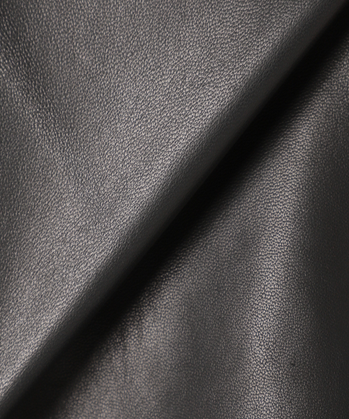 EDIFICE LA BOUCLE（エディフィスラブークル）の「【LA BOUCLE / ラブークル】ネイキッド ラム レザー ワンピースカラーシャツ（シャツ/ブラウス・メンズ・ブラック・1/2）」の20枚目の写真