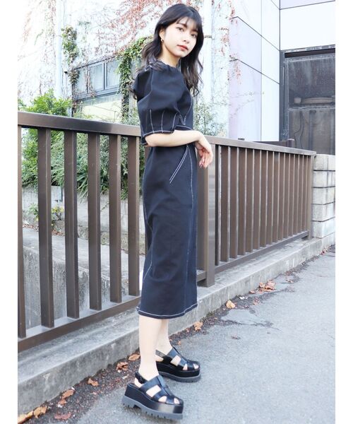 MURUA（ムルーア）の「ギャザースリーブステッチワンピース（ワンピース・レディース・ブラック/カーキ/インディゴブルー・1/2）」の20枚目の写真