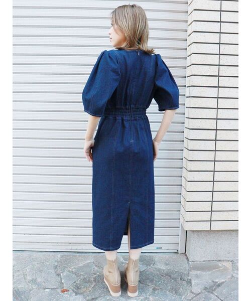 MURUA（ムルーア）の「ギャザースリーブステッチワンピース（ワンピース・レディース・ブラック/カーキ/インディゴブルー・1/2）」の8枚目の写真