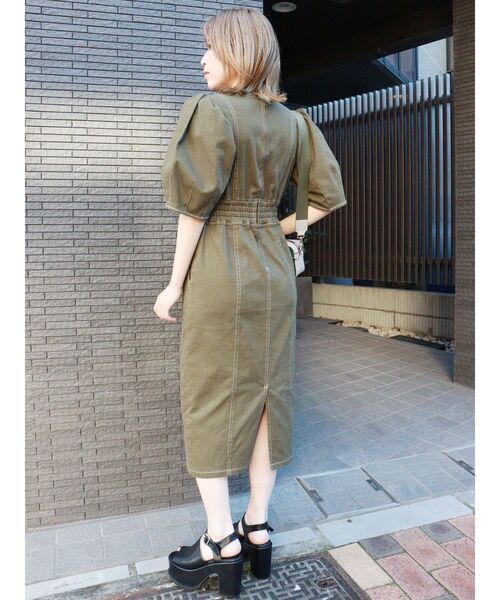 MURUA（ムルーア）の「ギャザースリーブステッチワンピース（ワンピース・レディース・ブラック/カーキ/インディゴブルー・1/2）」の18枚目の写真