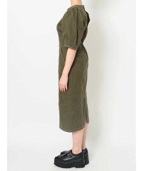 MURUA（ムルーア）の「ギャザースリーブステッチワンピース（ワンピース・レディース・ブラック/カーキ/インディゴブルー・1/2）」の21枚目の写真