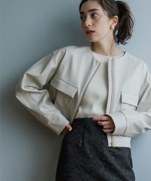 OPAQUE.CLIP（オペークドットクリップ）の「◆ソフトフェイクレザーノーカラージャケット（ブルゾン・レディース・ブラック/ライトグレー・38）」の4枚目の写真