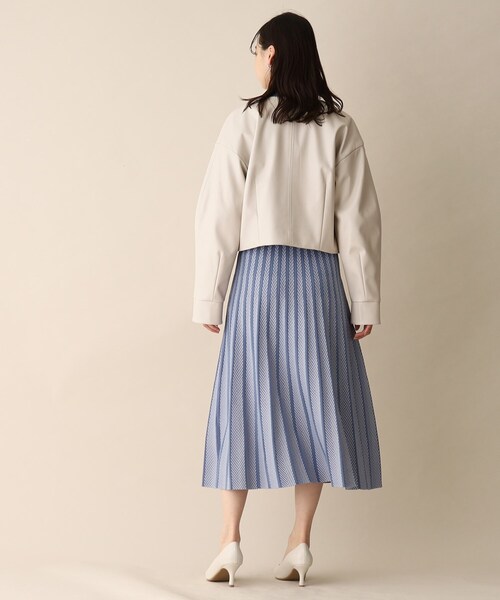 OPAQUE.CLIP（オペークドットクリップ）の「◆ソフトフェイクレザーノーカラージャケット（ブルゾン・レディース・ブラック/ライトグレー・38）」の18枚目の写真