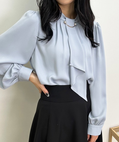 INGNI（イング）の「パールピン付トロミボウタイ／ブラウス（シャツ/ブラウス・レディース・オフホワイト/ピンク/ブルー/ホワイト系6/ホワイト×ブラック・M）」の4枚目の写真