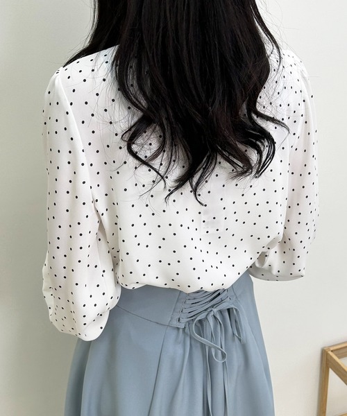INGNI（イング）の「パールピン付トロミボウタイ／ブラウス（シャツ/ブラウス・レディース・オフホワイト/ピンク/ブルー/ホワイト系6/ホワイト×ブラック・M）」の16枚目の写真