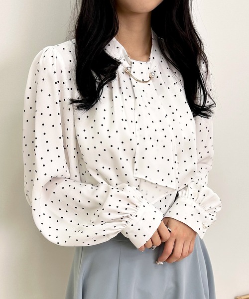 INGNI（イング）の「パールピン付トロミボウタイ／ブラウス（シャツ/ブラウス・レディース・オフホワイト/ピンク/ブルー/ホワイト系6/ホワイト×ブラック・M）」の9枚目の写真