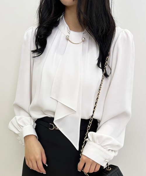 INGNI（イング）の「パールピン付トロミボウタイ／ブラウス（シャツ/ブラウス・レディース・オフホワイト/ピンク/ブルー/ホワイト系6/ホワイト×ブラック・M）」の11枚目の写真