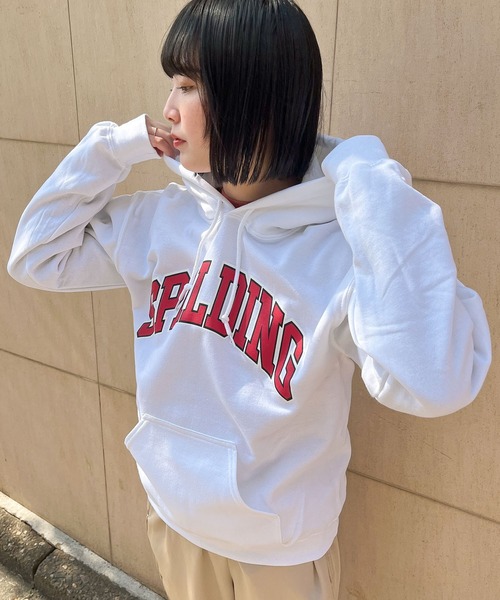 SPALDING(スポルディング)の「【 SPALDING / スポルディング 】カレッジ アーチ ロゴ フーディー LOGO HOODIE(パーカー・メンズ・ホワイト/ブラック/レッド・X-LARGE/LARGE/MEDIUM/SMALL)」の1枚目の写真