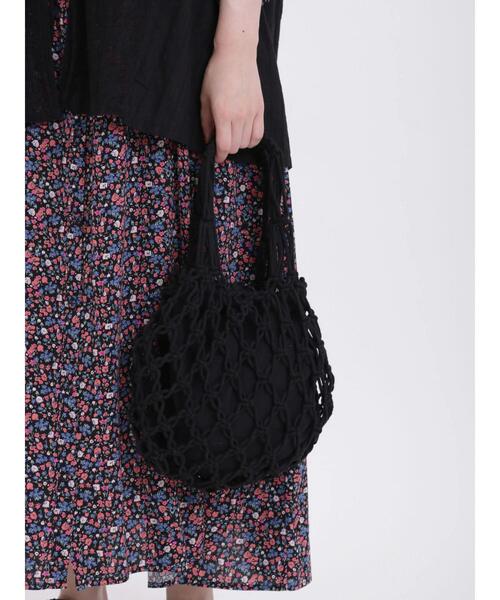 Samansa Mos2（サマンサ モスモス）の「マクラメラウンドトートバッグ（ハンドバッグ・レディース・ブラック/キナリ・ﾌﾘ-）」の2枚目の写真