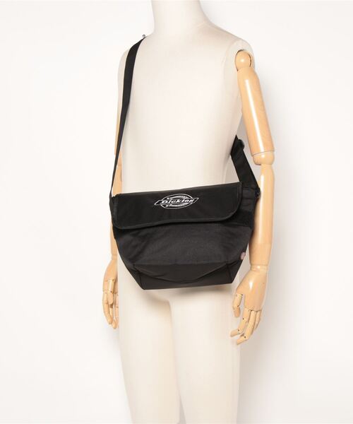 Dickies(ディッキーズ)の「【DICKIES】 ICON LOGO MESSENGER BAG(メッセンジャーバッグ・レディース・ホワイト/ブラック/ブラック系その他・FREE)」の7枚目の写真