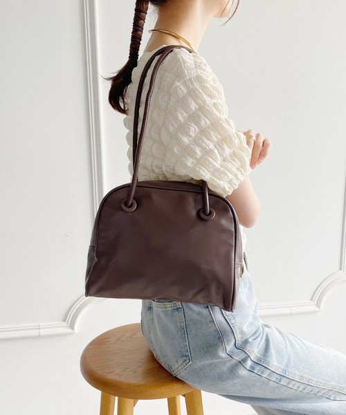 thank U more(サンキューモア)の「ソフトフェイクレザー ミニボストン風 ハンドバッグ(ショルダーバッグ・レディース・ベージュ/ホワイト/ブラウン/ブラック・FREE)」の5枚目の写真