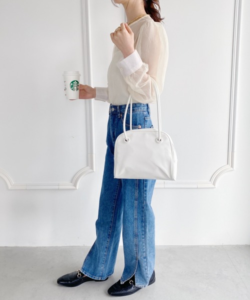 thank U more(サンキューモア)の「ソフトフェイクレザー ミニボストン風 ハンドバッグ(ショルダーバッグ・レディース・ベージュ/ホワイト/ブラウン/ブラック・FREE)」の8枚目の写真