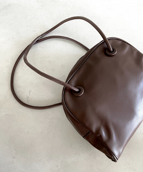 thank U more(サンキューモア)の「ソフトフェイクレザー ミニボストン風 ハンドバッグ(ショルダーバッグ・レディース・ベージュ/ホワイト/ブラウン/ブラック・FREE)」の11枚目の写真