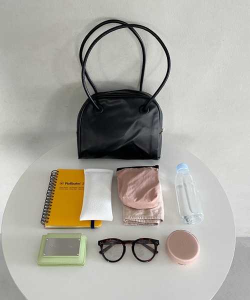 thank U more(サンキューモア)の「ソフトフェイクレザー ミニボストン風 ハンドバッグ(ショルダーバッグ・レディース・ベージュ/ホワイト/ブラウン/ブラック・FREE)」の18枚目の写真