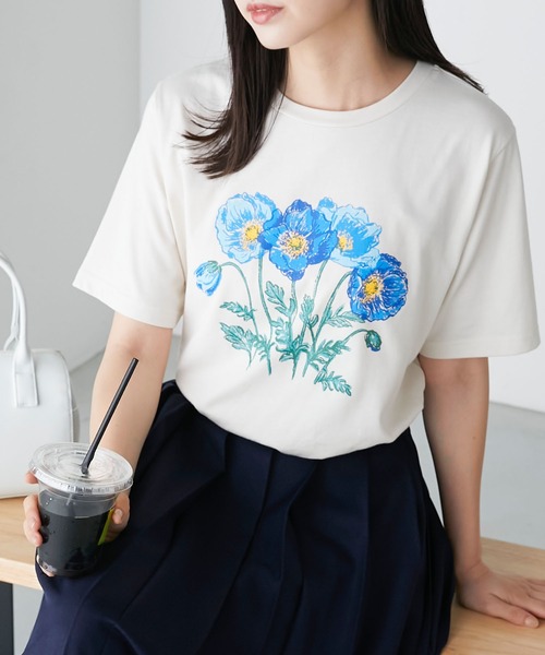 BONLECILL(ボンルシール)の「フラワーモチーフプリント 半袖Tシャツ(Tシャツ/カットソー・レディース・ライトグリーン/チャコールグレー/アイボリー/オフホワイト・FREE)」の3枚目の写真