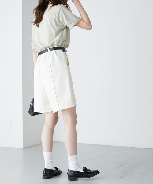 BONLECILL(ボンルシール)の「フラワーモチーフプリント 半袖Tシャツ(Tシャツ/カットソー・レディース・ライトグリーン/チャコールグレー/アイボリー/オフホワイト・FREE)」の21枚目の写真