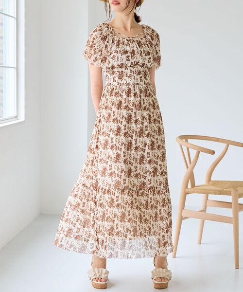 MAJESTIC LEGON(マジェスティックレゴン)の「チュールプリーツフラワーワンピース(ワンピース・レディース・ホワイト系その他2/ブラウン系その他2/ブルー系その他4・SMALL/MEDIUM)」の12枚目の写真