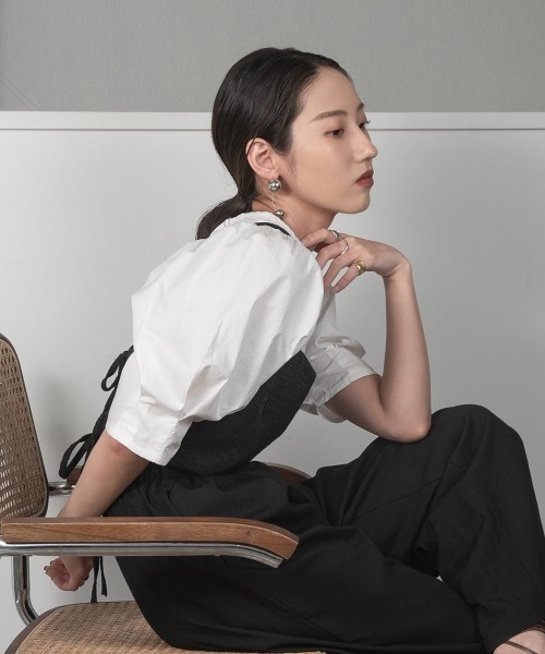 lawgy（ラウジー）の「design shoulder blouse（シャツ/ブラウス・レディース・ホワイト/ブルー・FREE）」の7枚目の写真