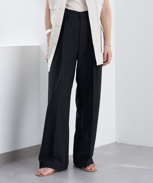 SHENERY（シーナリー）の「カーブウエストタックパンツ（その他パンツ・レディース・ブラック/グレー・36/38）」の6枚目の写真