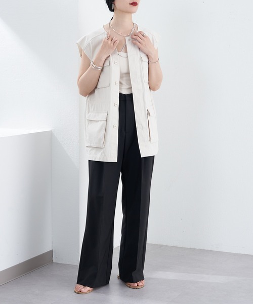 SHENERY（シーナリー）の「カーブウエストタックパンツ（その他パンツ・レディース・ブラック/グレー・36/38）」の9枚目の写真