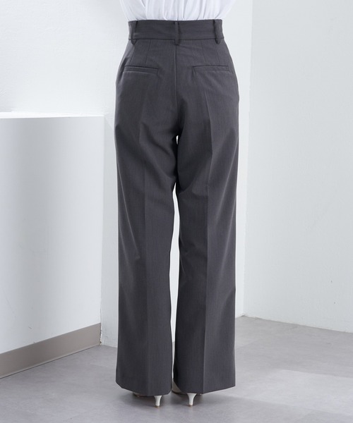 SHENERY（シーナリー）の「カーブウエストタックパンツ（その他パンツ・レディース・ブラック/グレー・36/38）」の18枚目の写真