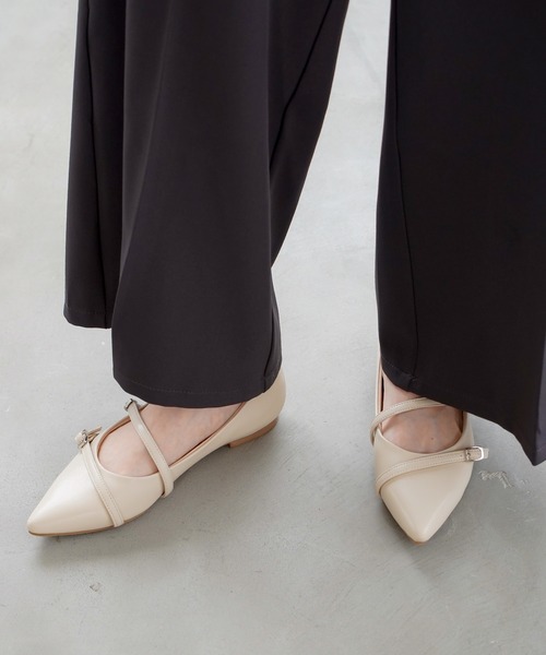 AmiAmi（アミアミ）の「メリージェーンポインテッドトゥパンプス（パンプス・レディース・ブロンズ/ブラック/グレイッシュベージュ/アイボリー・35/37/36/38/39）」の2枚目の写真