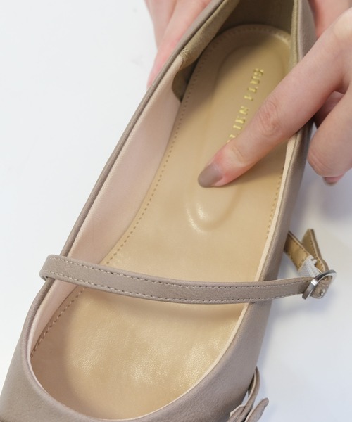 AmiAmi（アミアミ）の「メリージェーンポインテッドトゥパンプス（パンプス・レディース・ブロンズ/ブラック/グレイッシュベージュ/アイボリー・35/37/36/38/39）」の13枚目の写真