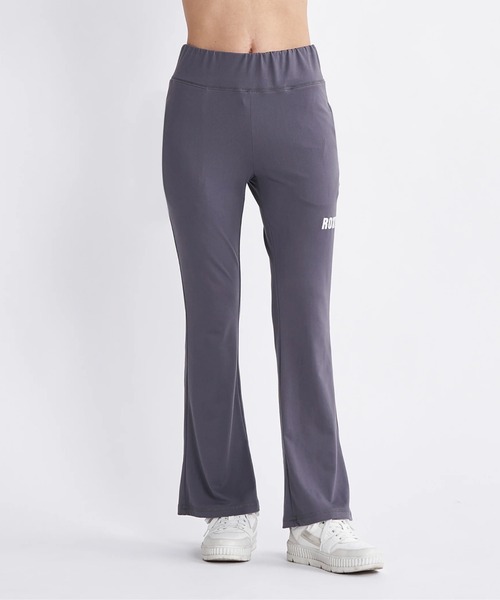 ROXY（ロキシー）の「UNITE FLARE LEGGINGS/ロキシーUVカット付きドライ裾プリントフレアシルエットレギンスパンツ（その他パンツ・レディース・ピンク/ブラウン/ブラック/グレー・LARGE/SMALL/MEDIUM）」の3枚目の写真