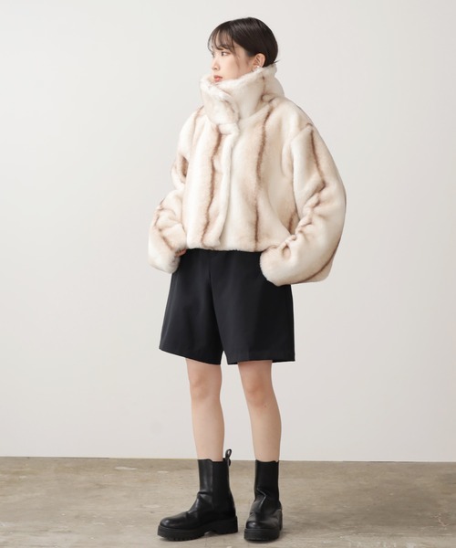 AO2(アオズ)の「Faux fur jucket / フェイクファージャケット コート(ブルゾン・レディース・アイボリー/キャメル・FREE)」の16枚目の写真