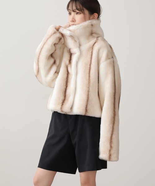 AO2(アオズ)の「Faux fur jucket / フェイクファージャケット コート(ブルゾン・レディース・アイボリー/キャメル・FREE)」の15枚目の写真