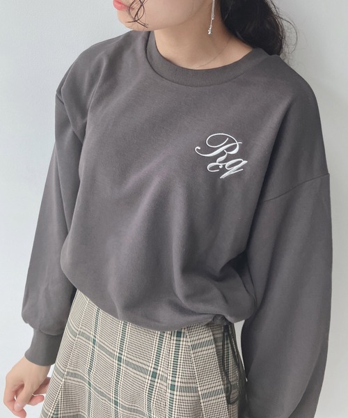 AS KNOW AS plus（アズノゥアズプラス）の「☆胸ロゴ刺繍と裾ドロストショートプルオーバー（Tシャツ/カットソー・レディース・ブラウン/オフホワイト/チャコールグレー・FREE）」の3枚目の写真