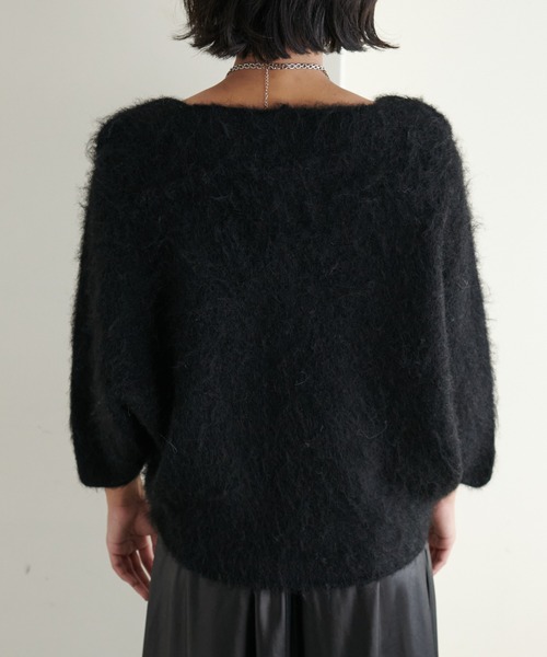 LARUTA（ラルータ）の「【LARUTA】ふわふわ起毛ポンチョニット（ニット/セーター・レディース・アイボリー/ブラック/ベージュ/チャコールグレー・FREE）」の5枚目の写真