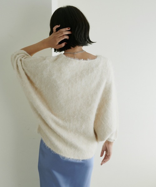 LARUTA（ラルータ）の「【LARUTA】ふわふわ起毛ポンチョニット（ニット/セーター・レディース・アイボリー/ブラック/ベージュ/チャコールグレー・FREE）」の11枚目の写真