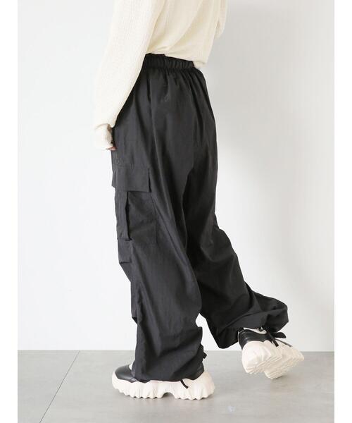 ehka sopo（エヘカソポ）の「ナイロンカーゴパンツ（カーゴパンツ・レディース・カーキ/ピンク/ブラック・F）」の2枚目の写真